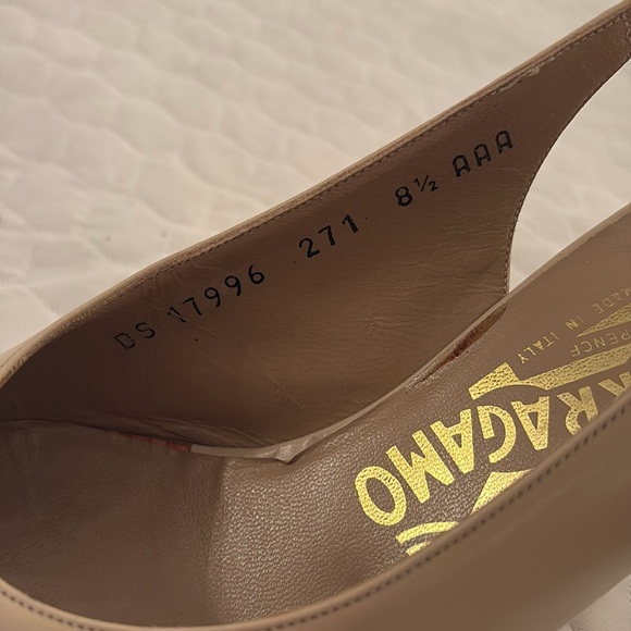 50% off 
Salvatore Ferragamo Beige and Black Women's sling backpumps - Picture 7 of 8